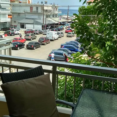 Beautiful In Front Of The Sea With A Mountain View Apartamento