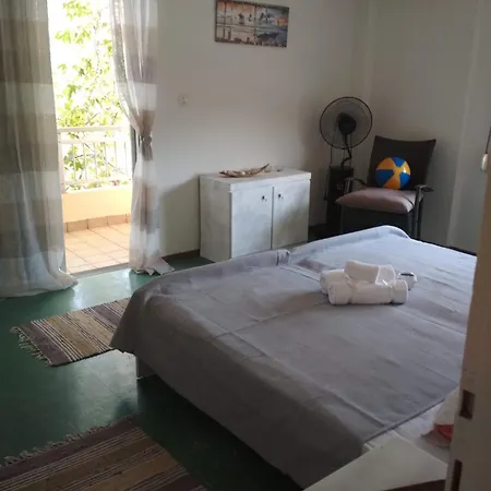 Appartement Beautiful In Front Of The Sea With A Mountain View Neoi Poroi