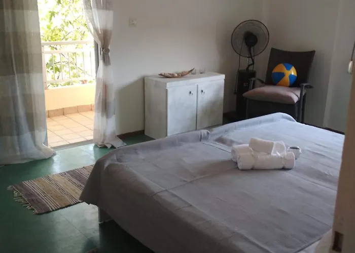 Appartement Beautiful In Front Of The Sea With A Mountain View Neoi Poroi